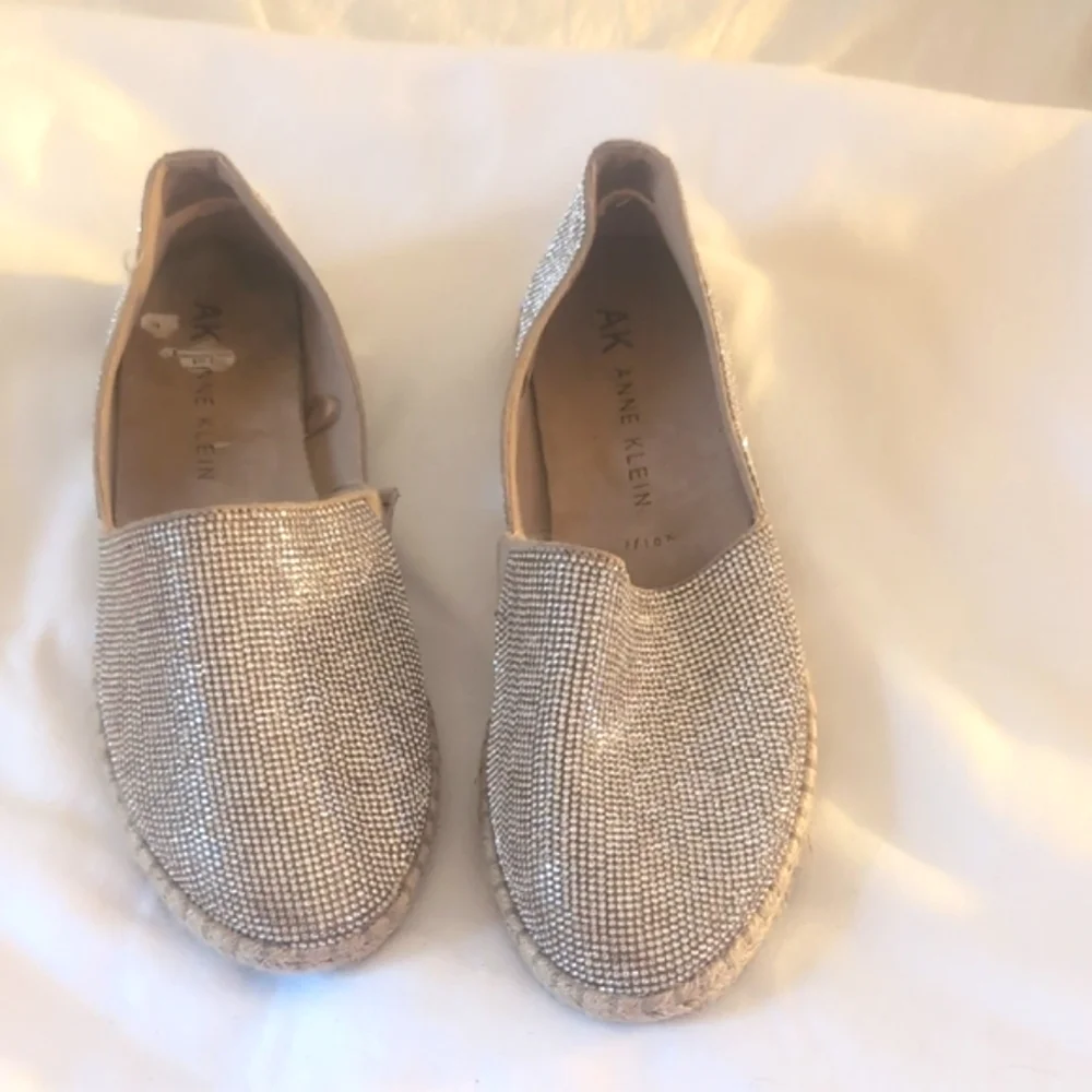 Anne Klein Women Flat Silver Slip-On Textile Elastic Glitter Size 8M